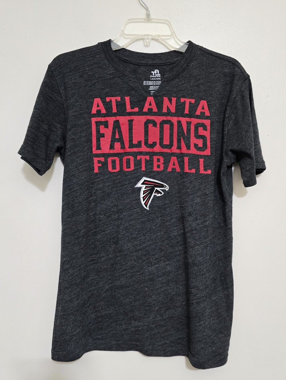 ATLANTA FALCONS size Large Short Sleeve T Shirt Gray Cut Neckline Slim Fit